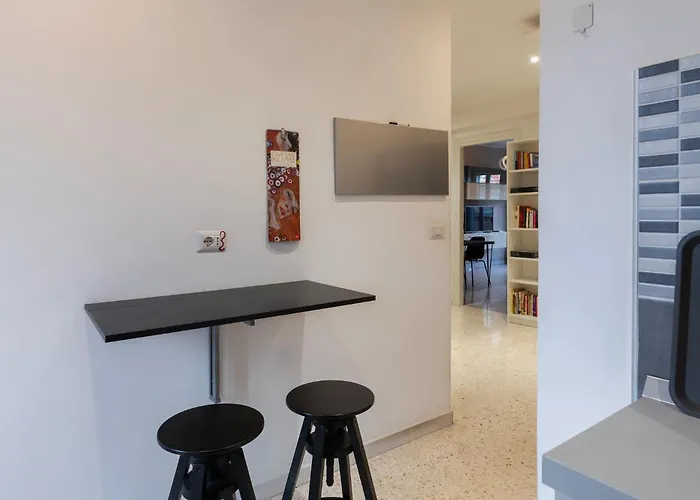 Guesthost - San Lorenzo Neighborhood Lovely Flat * Rom